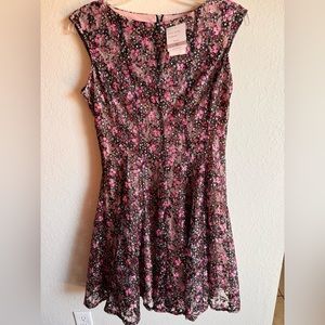 Women’s floral dress size 12 nwt Danny and Nicole